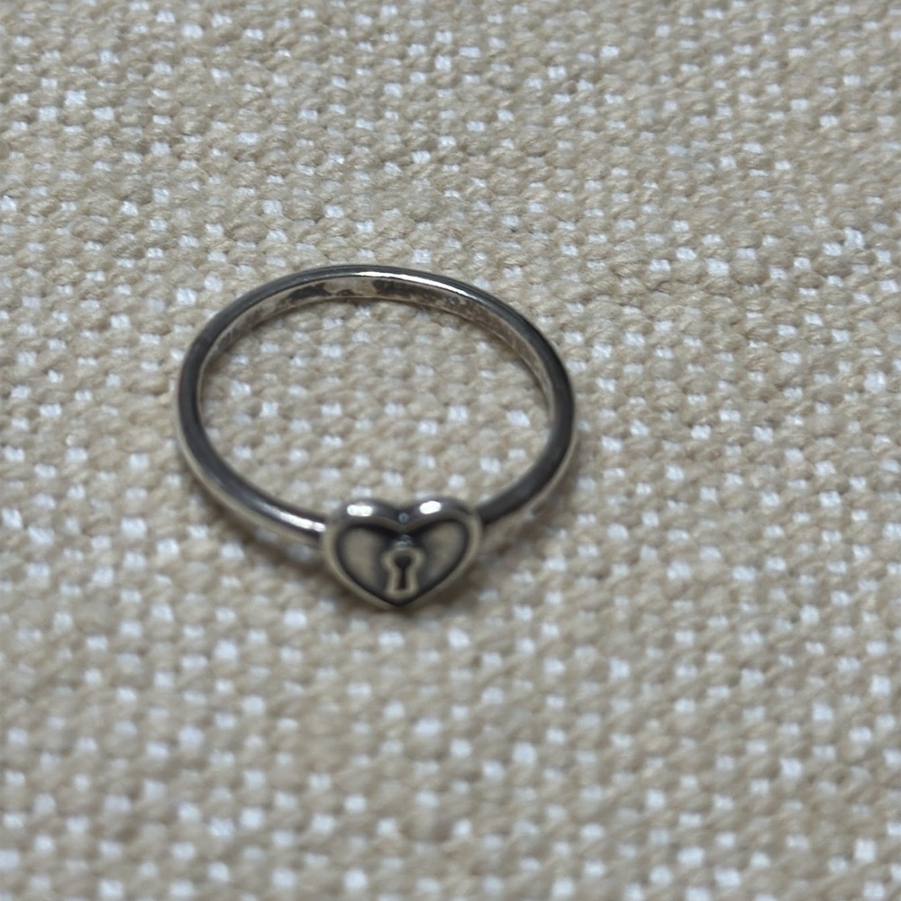 James Avery Retired Love Unlocked Ring Size 10 - Picture 4 of 7